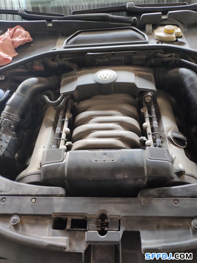 30萬公里的大眾輝騰發(fā)電機(jī)損壞，維修師傅：拆到懷疑人生