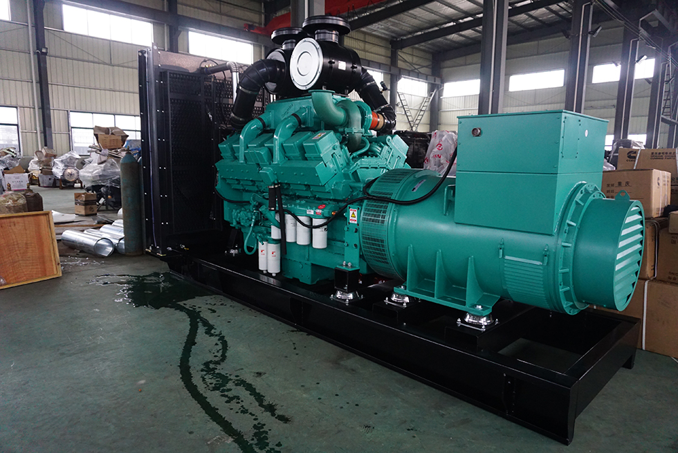 KTA38-G2重慶康明斯動力配套700KW柴油發(fā)電機組報價